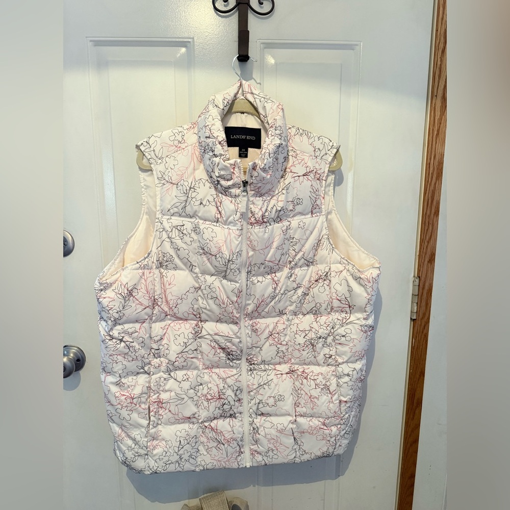 Lands' End Women's Floral Puffer Vest - White and Pink